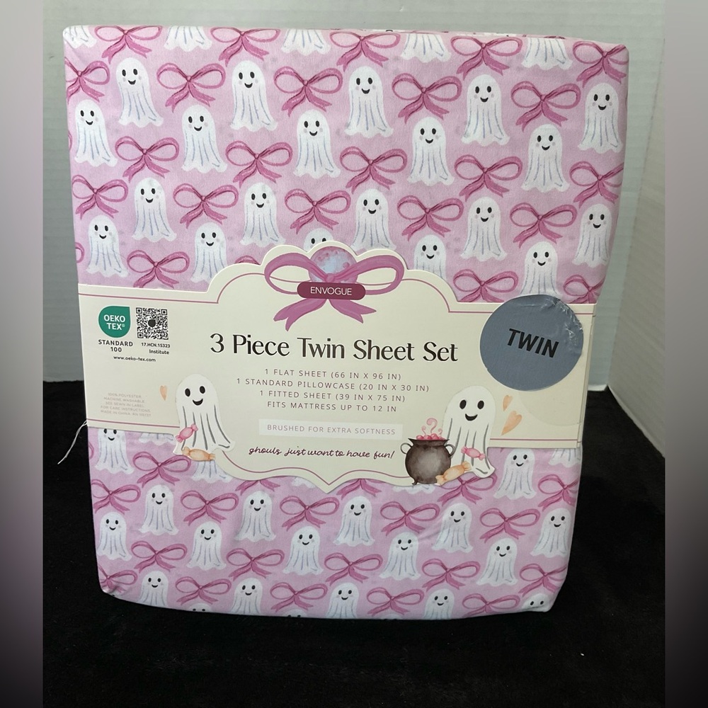 Envogue Pink and White Ghost and Bow Twin Sheet Set